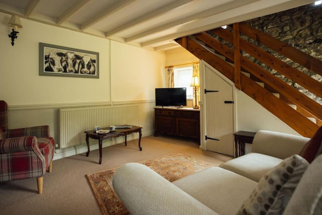 Dairy Cottage At Scolton Cottages - Indoor Pool Haverfordwest Buitenkant foto